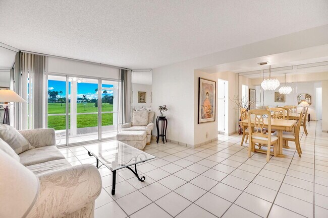 Photo - 3951 Via Poinciana Unit 114