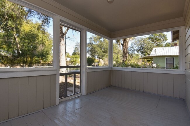 Photo - 517 NW 27th Ave