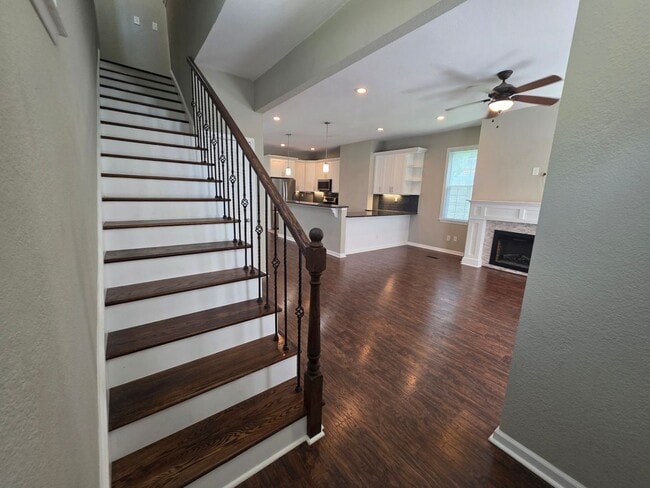 Photo - 212 Elm Ave