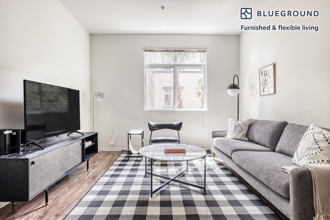 Building Photo - 8601 Lincoln Blvd Rental