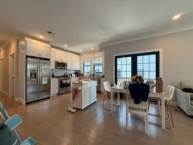 Photo - 285 Lamartine St Unit 2