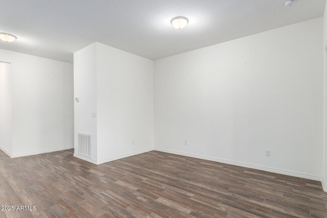 2415 E San Miguel Dr
