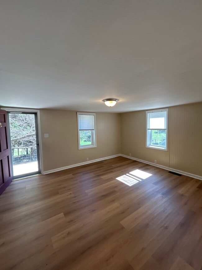 3035 Trent Rd SE