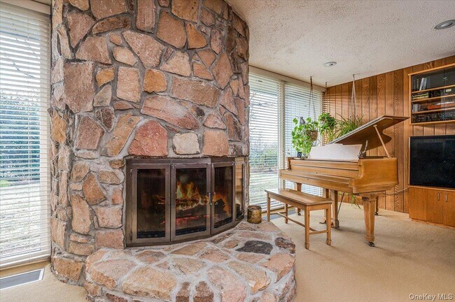 Photo - 20 Whitman Rd