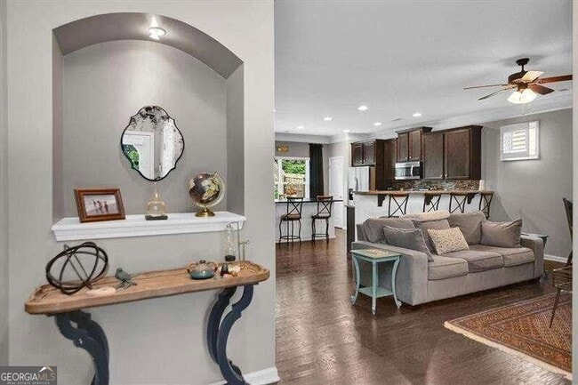 Building Photo - 307 Lakeside Ln