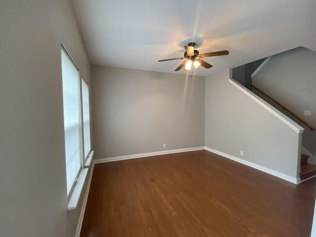 355 Vineland Pl Dr