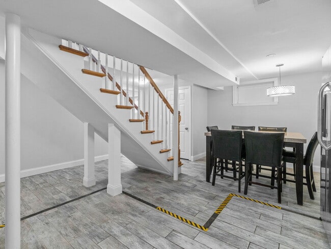 Photo - 98 Elm St Unit 1