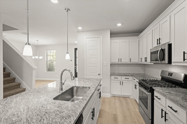 Photo - 1045 Thomas Pl