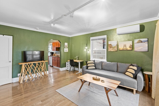 Building Photo - 2601 NW Raleigh St Unit 18