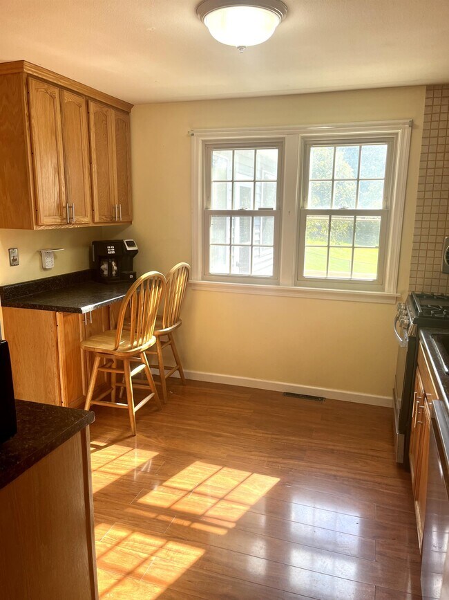 Photo - 385 Hartford Ave