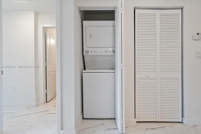 Photo - 420 SW 7th Ave Unit 204