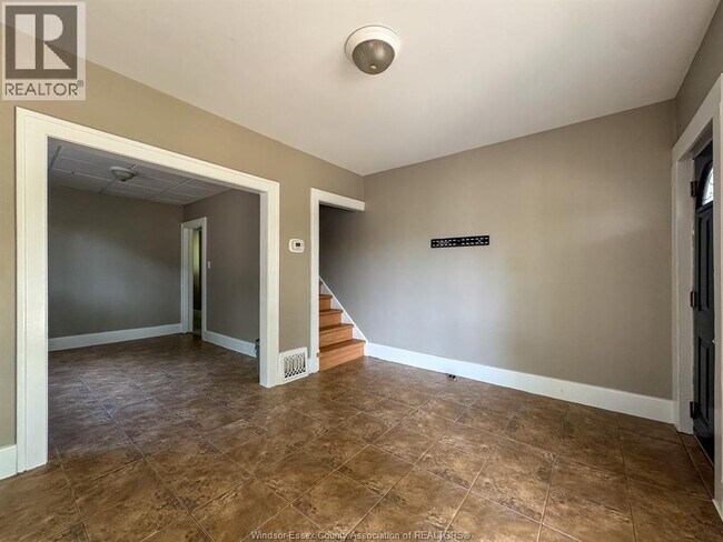 Photo - 3458 Harris St