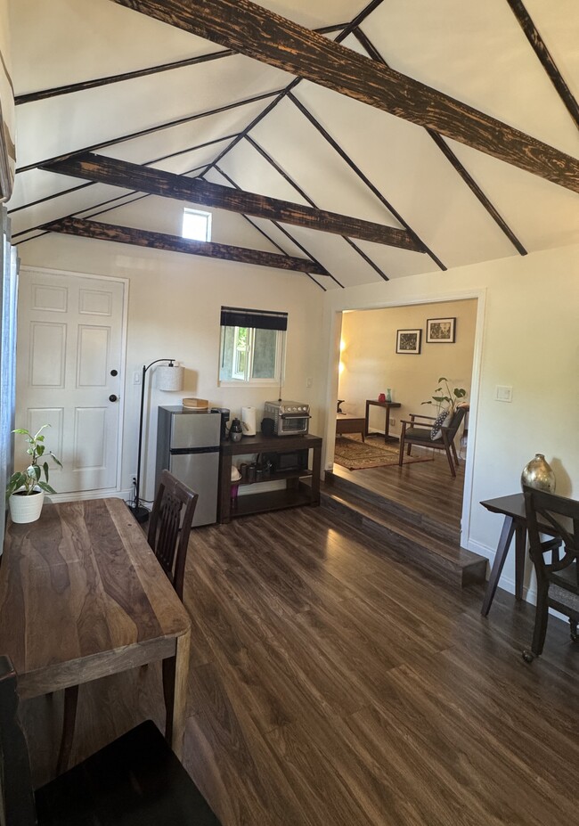 Photo - 1623 Campus Rd Unit B - Fully Furnished