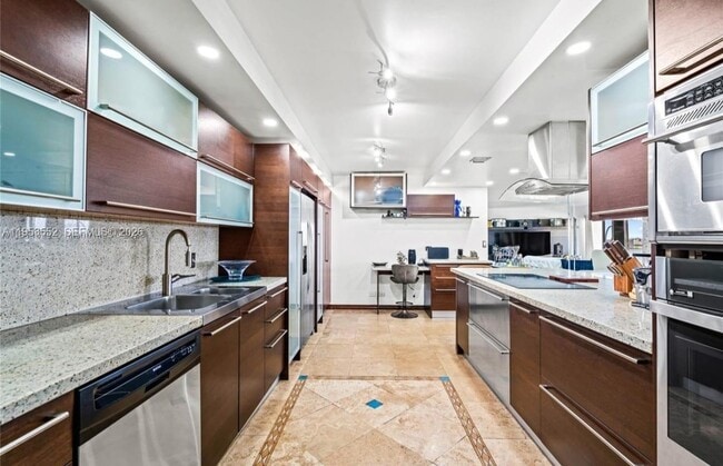 Photo - 1800 NE 114th St Unit 811