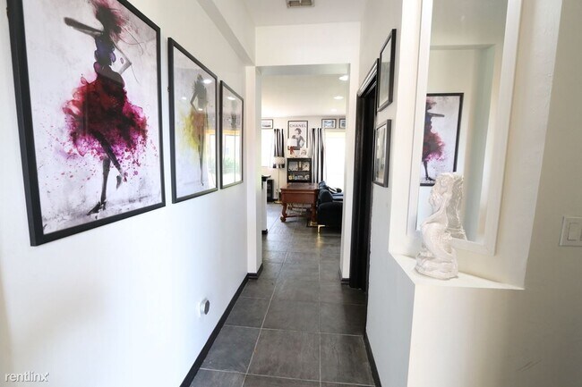 Photo - 3 br, 2.5 bath Townhome - 10101 Tin Maple ...