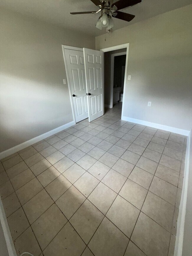 7545 Neely Dr