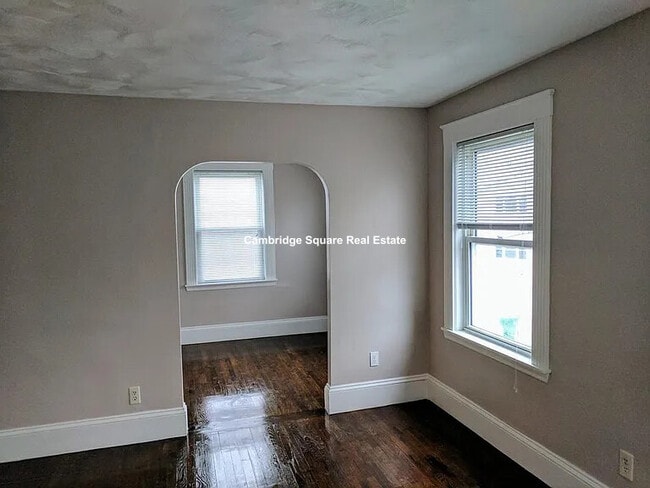 Building Photo - 80 Edward St Unit 2 Rental