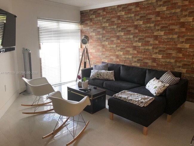 Photo - 665 NW 85th Pl