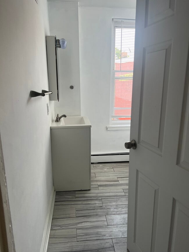 Photo - 424 E Girard Ave