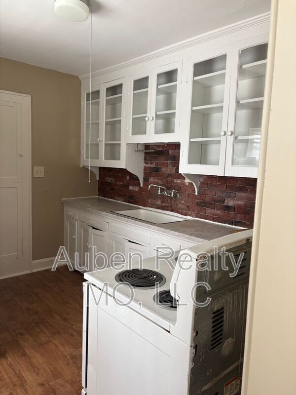 Photo - 5446 Harrison St