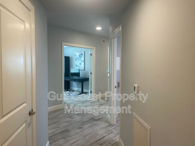 Photo - 260 Hidden Bay Dr