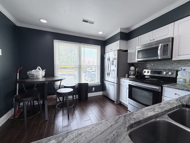 Photo - 1528 Jameson Dr