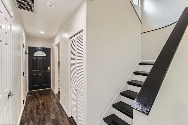 Photo - Beautifully Updated 2 Bedroom, 1.5 Bathroo...