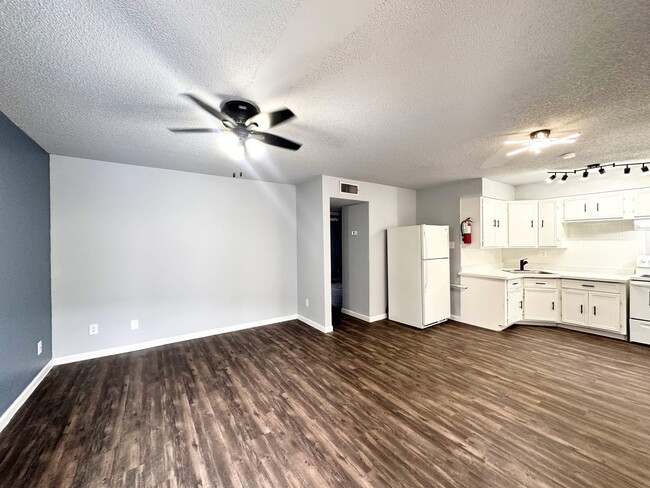 Photo - 1012 N 29th St Unidad #206 Rental