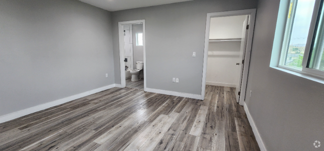 Building Photo - 1228 Alexandria Ave Rental