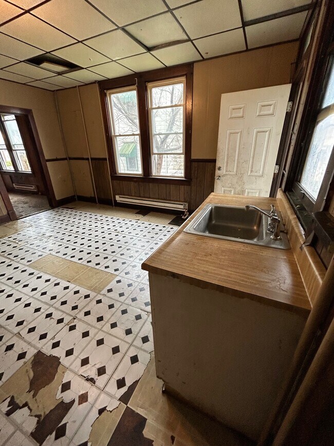 Photo - 183 S Mount Vernon Ave Unit A