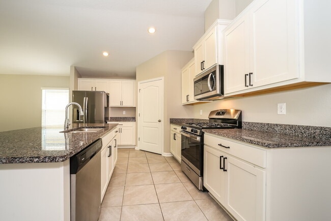 Photo - 86106 Railway Pl