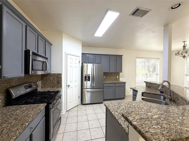 Photo - 1523 Bradbury Ln