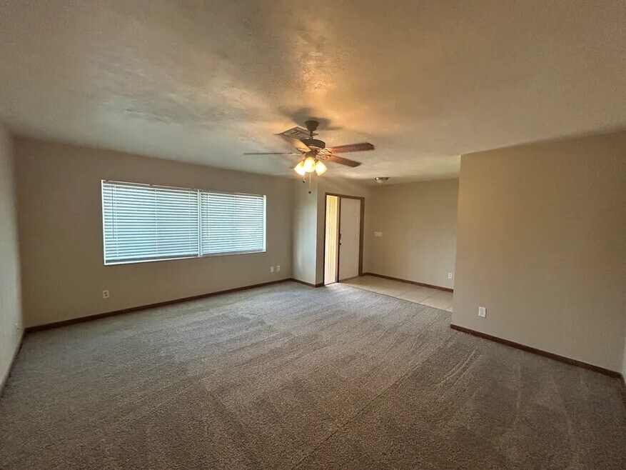 450 SE 17th Ave