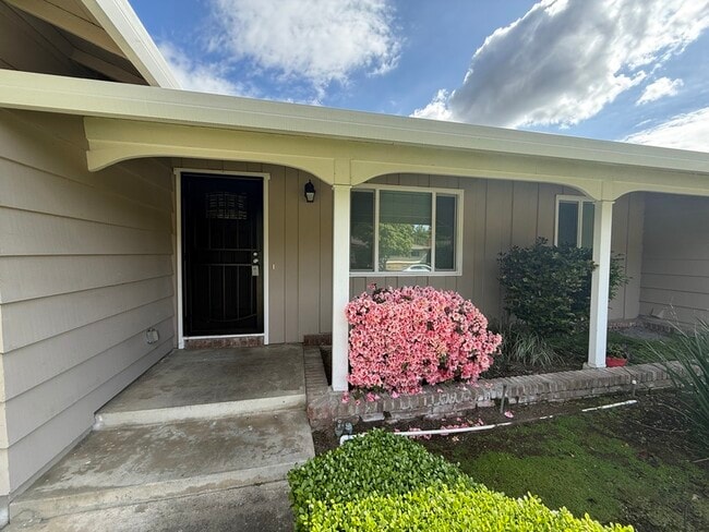 Photo - 1238 Woodfield Ave