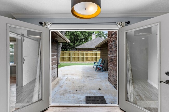 Photo - 112 April Wind Dr E