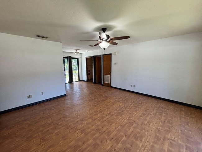 Photo - Ocala Park Estates / 2/2 ***Won't Last***