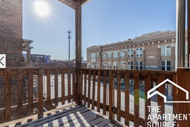 Photo - 827 W Waveland Ave Unit S3