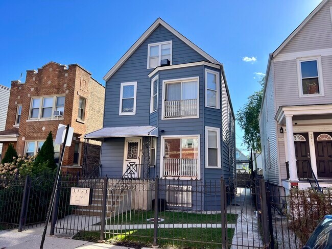 Building Photo - 2915 N Lawndale Ave
