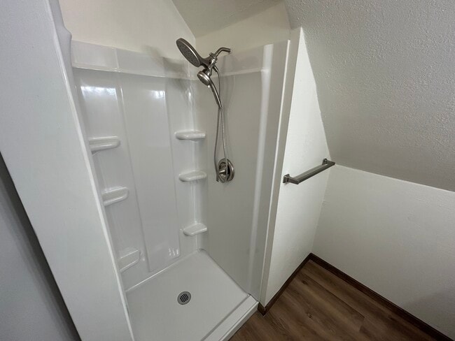 Photo - 2905 Burden Ave Unit 2905.5 Burden