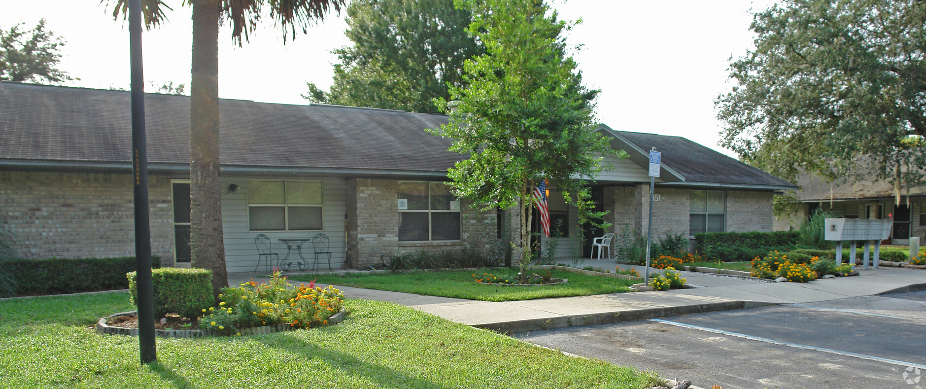 River Reach Apartments - River Reach Apartments