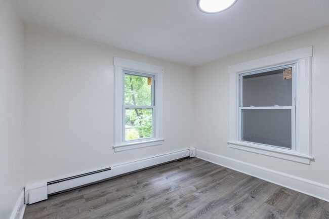 Photo - 372-374 Harold St Unit 2R