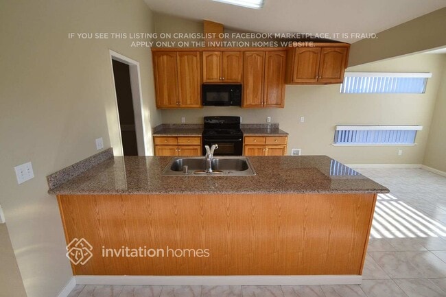 Photo - 569 E Wigeon Way