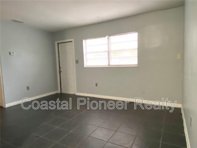 Photo - 9502 N 11th St Unit A