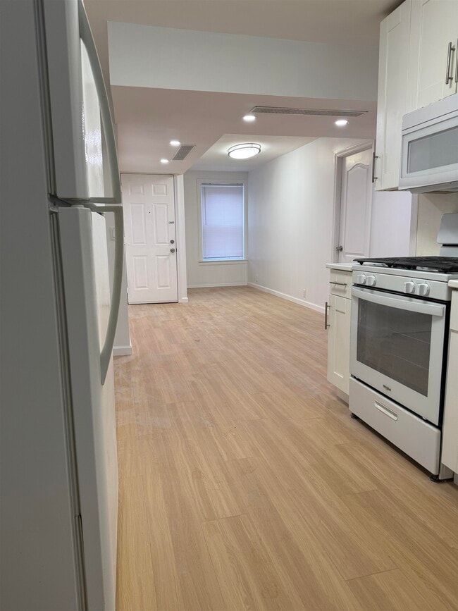 Photo - 298 Princeton Ave Unit 1