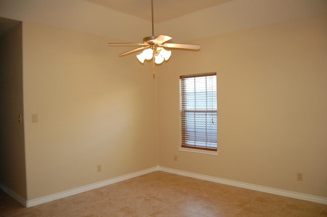 Photo - 230 New Castle Dr