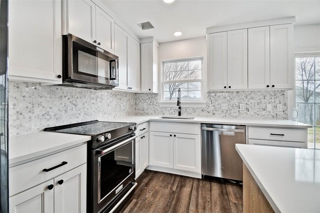 Photo - 902 SW Hopi Cir