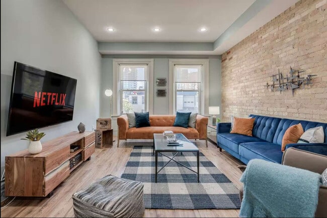 Building Photo - 246 Queen St E Unit SI ID1227120P