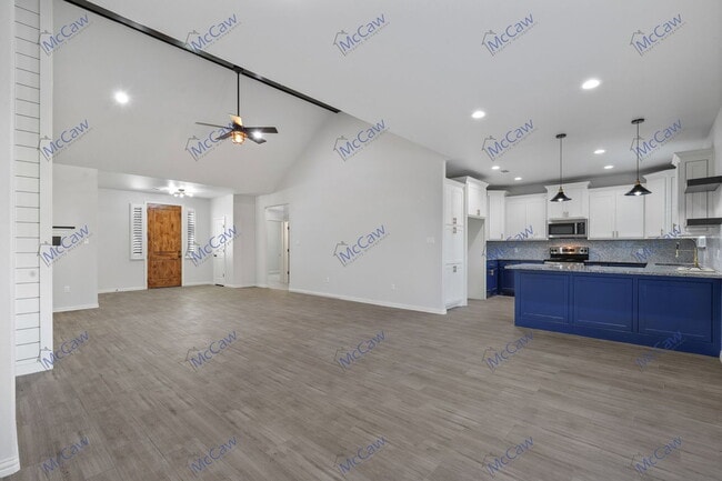 Photo - 2524 Creek Dr