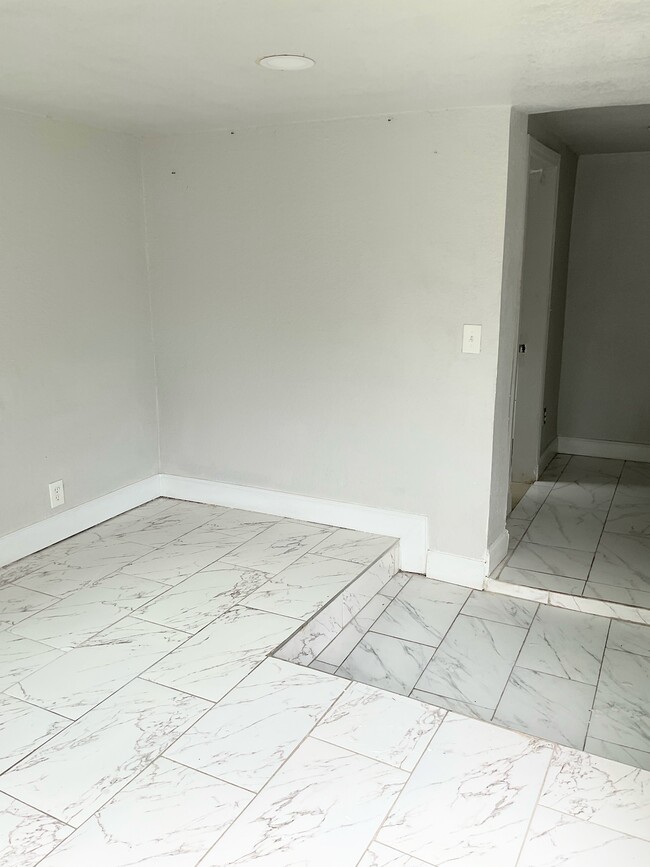 Photo - 1356 W 24th St Unit 1