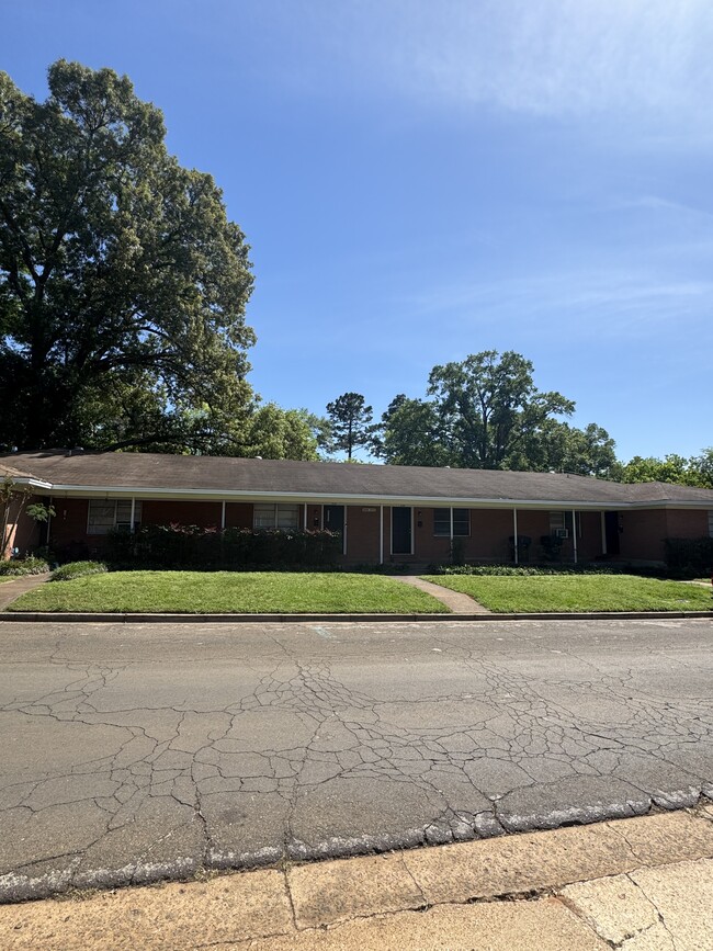 Photo - 219 Mitchell St